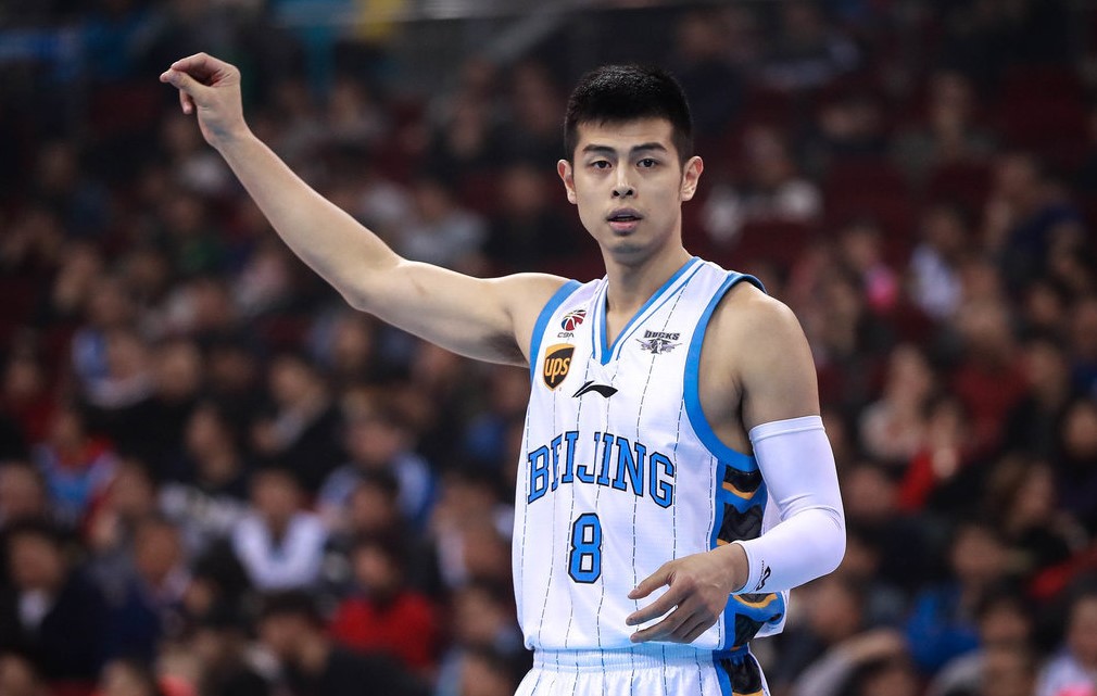  广州龙狮防守反击，爆冷击败浙江广厦队