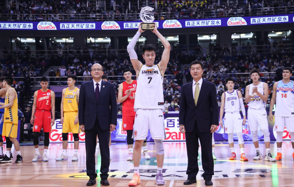  新秀锋芒毕露全场，未来之星闪耀联赛舞台