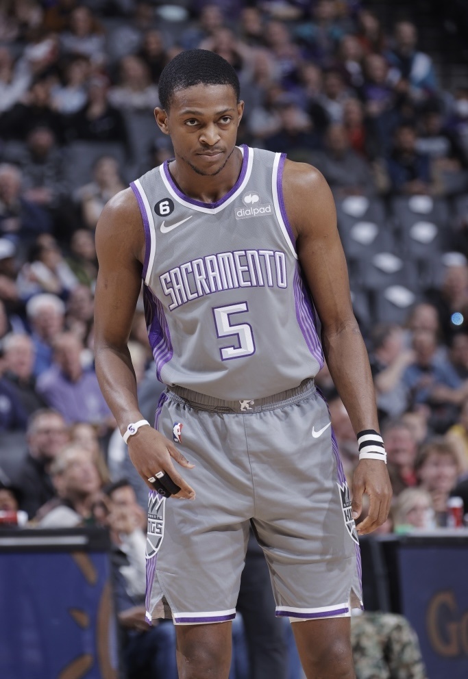  福克斯关键抢断国王终结勇士连胜