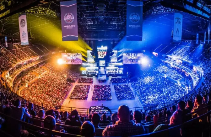  电竞少年砥砺前行追逐电竞梦想