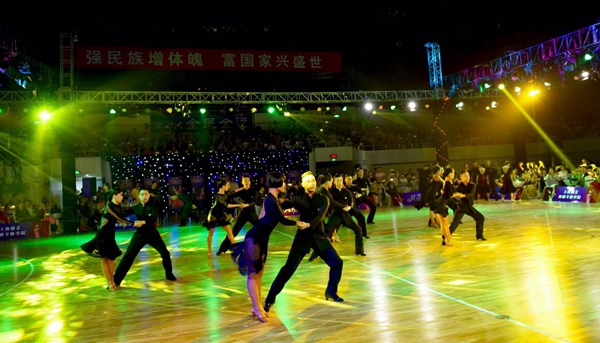  青年联赛启幕，新生代球员展风采