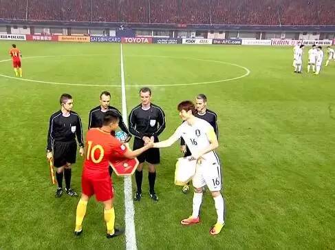  国足世预赛力克劲旅，晋级希望重燃  