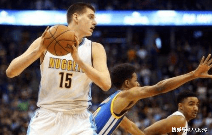  NBA常规赛，约基奇三双助掘金轻取马刺